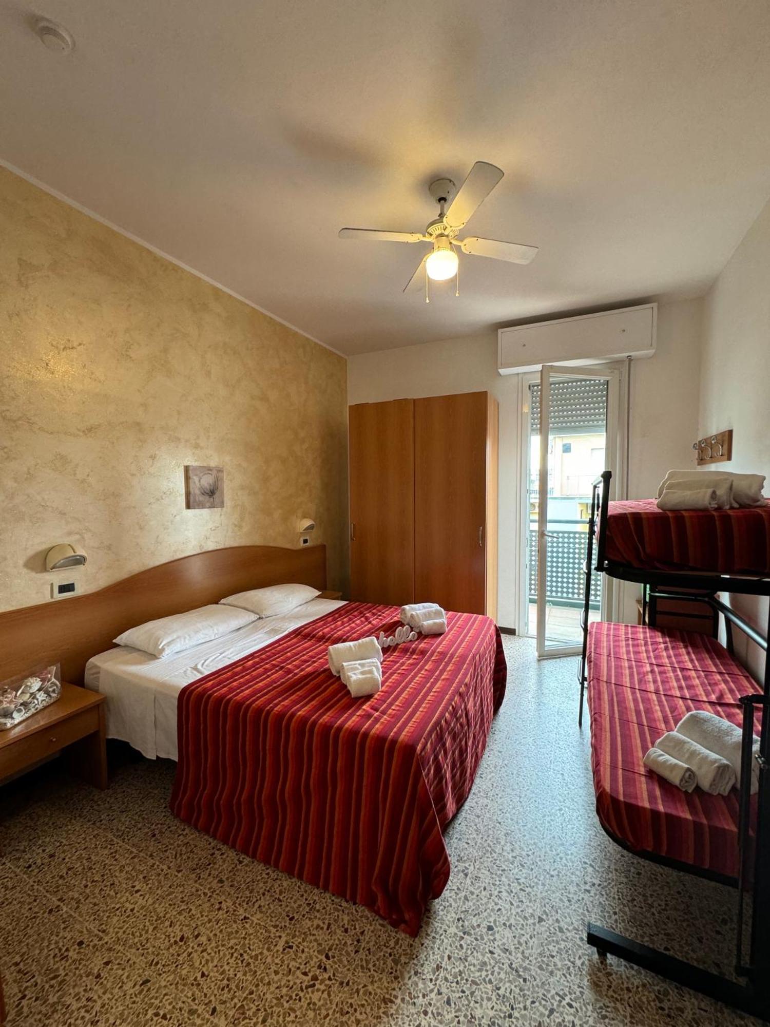 Hotel Caruso Римини Экстерьер фото