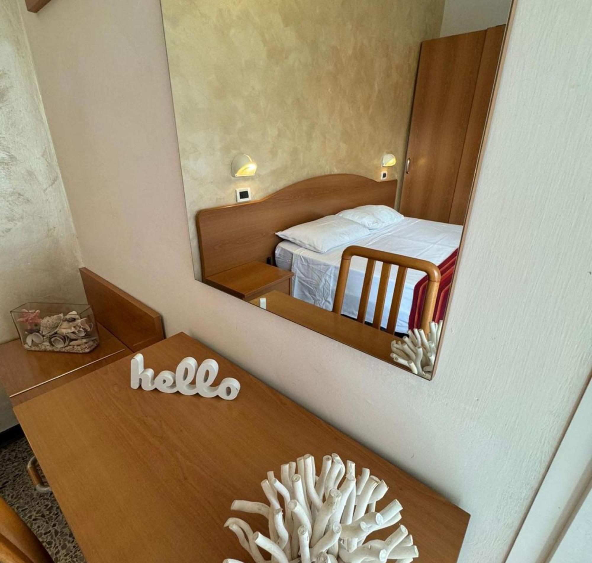 Hotel Caruso Римини Экстерьер фото