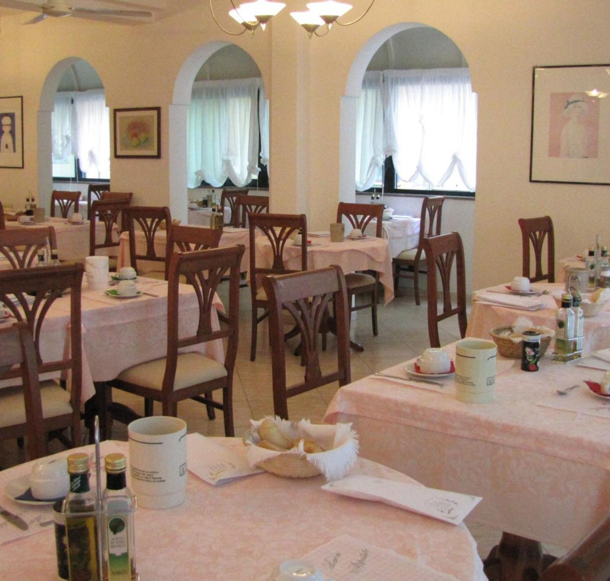 Hotel Caruso Римини Экстерьер фото