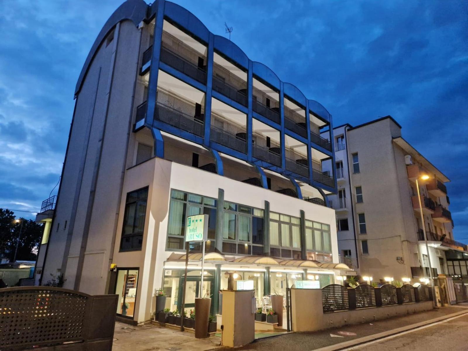 Hotel Caruso Римини Экстерьер фото