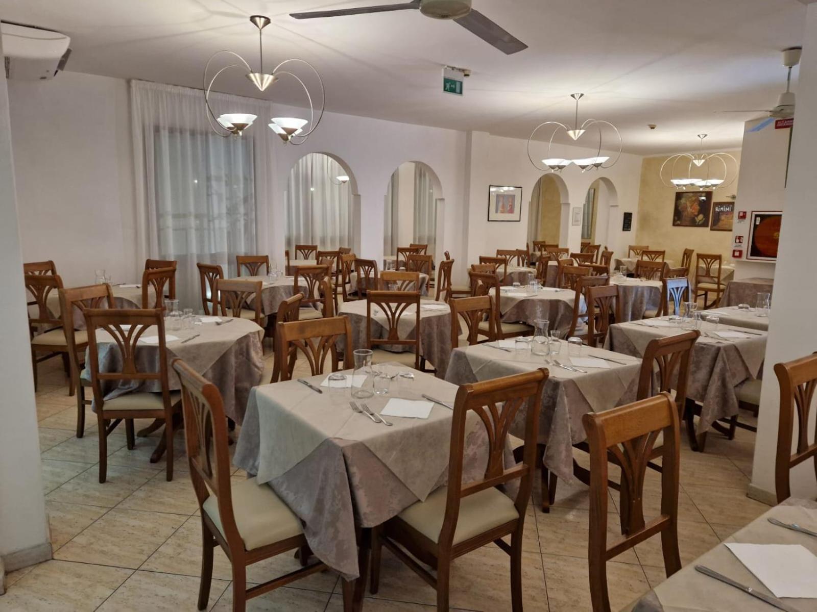 Hotel Caruso Римини Экстерьер фото