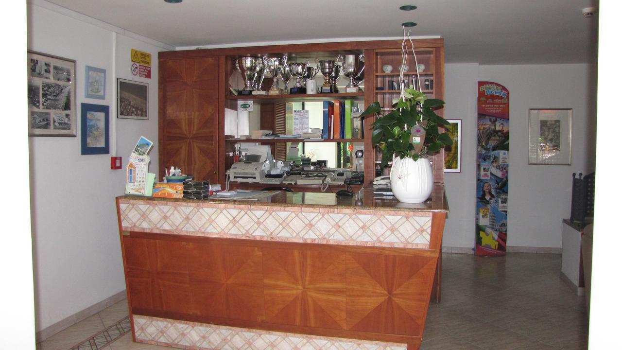 Hotel Caruso Римини Экстерьер фото